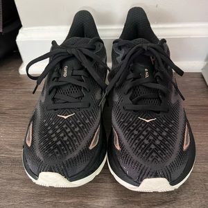 HOKA Clifton 9 size 8